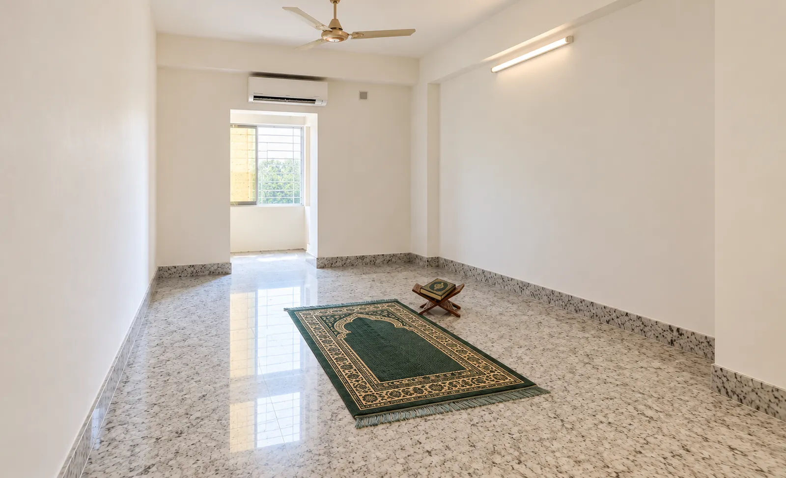 ক্লিনিকের মসজিদের আরেকটি দিক